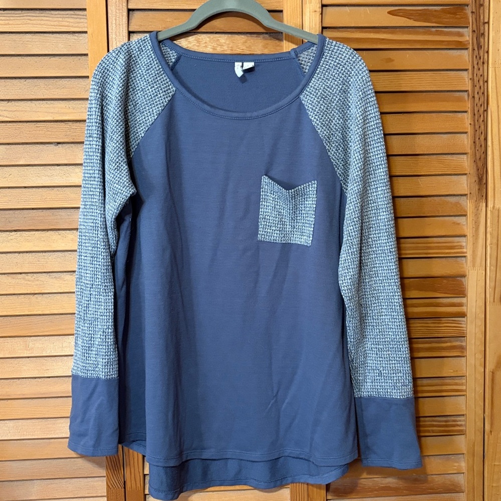 Vintage Blue Colorblock Long Sleeve Pocket Tee – EST. 1946, Size L